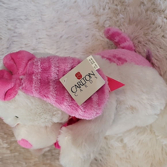 Musical plush Dog, valentine, Carlton Cards - Picture 3 of 8